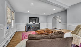 84 Jewett Ave, Bridgeport, CT 06606