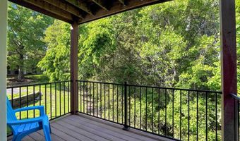 712 Woodside Trails Dr 102, Ballwin, MO 63021