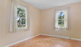 240 S Park Dr, Aurora, OH 44202