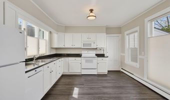 997 Washington St, Bath, ME 04530