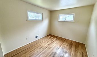 27 Anchorage Blvd, Bayville, NJ 08721