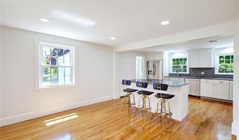 29 Melrose Ave, Barrington, RI 02806