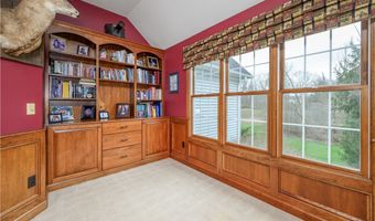 430 W Homestead Dr, Aurora, OH 44202