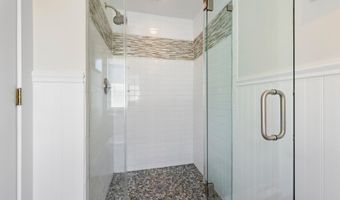 10 11TH St, Beach Haven, NJ 08008