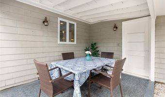 15 Zephyr Ln, Barrington, RI 02806