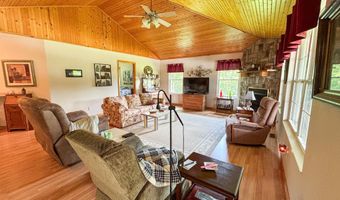 3702 Round House Rd, Aurora, MO 65605