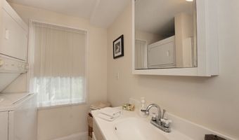 100 Pratt Rd, Clinton, CT 06413