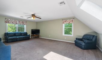 7 Woodlawn Rd, Raymond, NH 03077