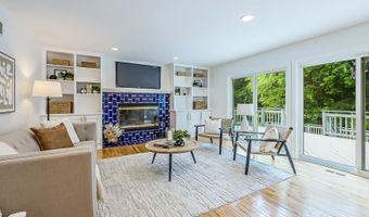 3999 Edmonton Ct, Ann Arbor, MI 48103