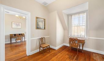 3 Memorial Blvd, Newport, RI 02840