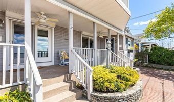 15 Shore Dr, Barrington, RI 02806