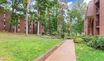 3322 WOODBURN VILLAGE Dr 24, Annandale, VA 22003