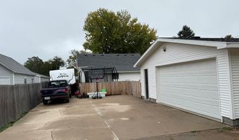 807 6th St, Aurora, NE 68818