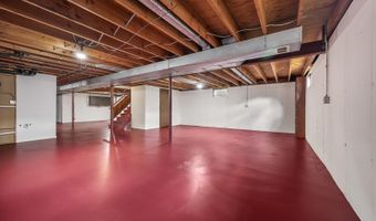 517 S Hubbard St, Algonquin, IL 60102