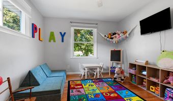 1312 N VIOLA St, Appleton, WI 54911