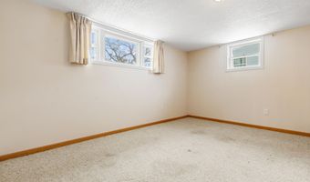 704 S Harrison St, Aberdeen, SD 57401