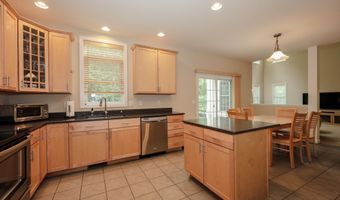 61 Grapevine Rd, Bedford, NH 03110