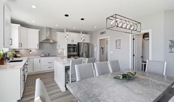 5306 Greyson Heights Dr, Auburn, IN 46706