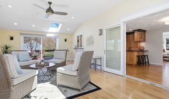 4 Meadowbrook Rd, Acton, MA 01720