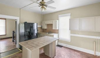 912 Tremont St, Alton, IL 62002