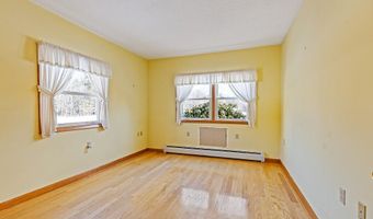 9 Snug Harbor Rd, Belgrade, ME 04917