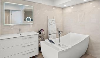 20515 E Country Club Dr 1547, Aventura, FL 33180