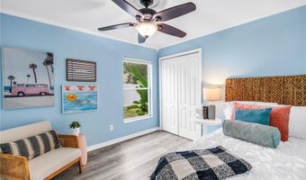 303 LAKEWAY Ln, Apollo Beach, FL 33572