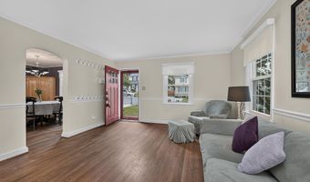9908 DICKENS Ave, Bethesda, MD 20814