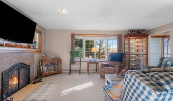 2200 S GREENVIEW St, Appleton, WI 54915