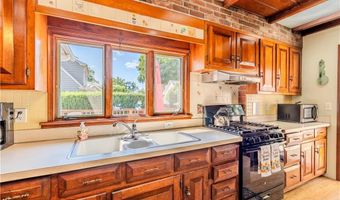 17 Marden St, Cranston, RI 02910