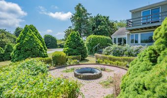 93 Harris Meadow Ln, Barnstable, MA 02630