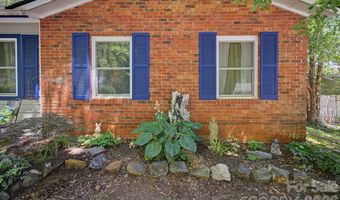 102 Wicklow Dr, Asheville, NC 28806