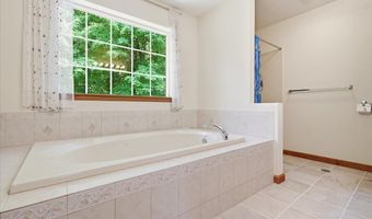 63 Fox Hill Rd, Albrightsville, PA 18210