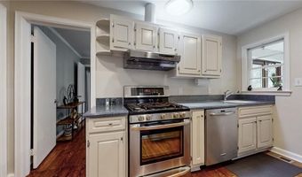2461 Woodridge Dr, Decatur, GA 30033