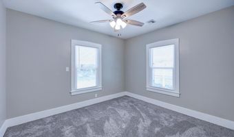 1320 N 9th St, Arkansas City, KS 67005