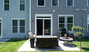 5 Brinscall Ct 5, Danbury, CT 06810