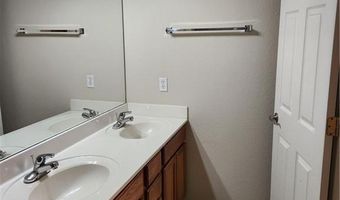 4 Mac Ln, Bella Vista, AR 72714
