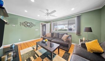 2 Lee Ave, Albertson, NY 11507