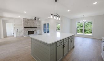 1068 Creekwood Cir, Bauxite, AR 72011