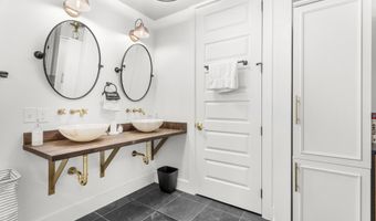 782 Water St, Biloxi, MS 39530