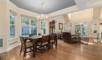 315 Old River Rd 6, Lincoln, RI 02838