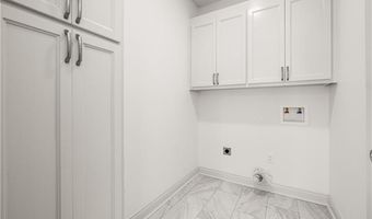 908 SNOW WHITE Dr, Alexandria, LA 71303