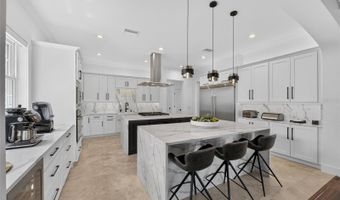 713 ISLEBAY Dr, Apollo Beach, FL 33572