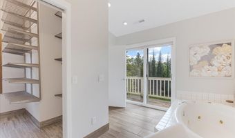 15109 2ND St, Aurora, OR 97002