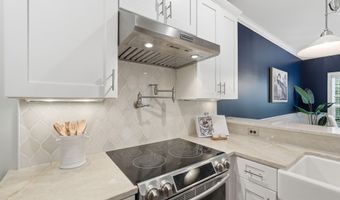 56 Wade Hampton Dr, Beaufort, SC 29907