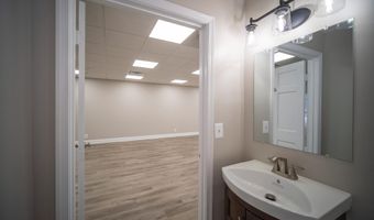 7330 MCWHORTER Pl 7330B, Annandale, VA 22003