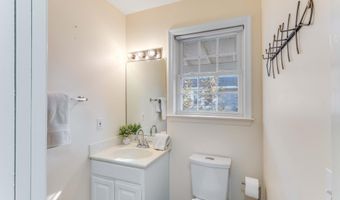 844 GLEN Dr, Bethany Beach, DE 19930