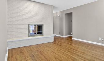 1040 E MOORPARK Ave, Appleton, WI 54911