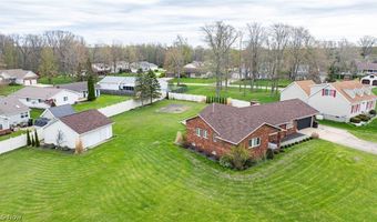 1584 Hemlock Dr, Ashtabula, OH 44004