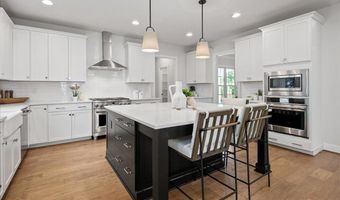 3608 CENTER Dr, Alexandria, VA 22309